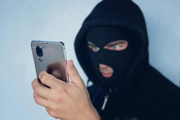 Spoofing : Qu'est-ce que l'usurpation de numéro de téléphone et comment