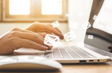 Comment envoyer un mail à plusieurs personnes en cachant les adresses