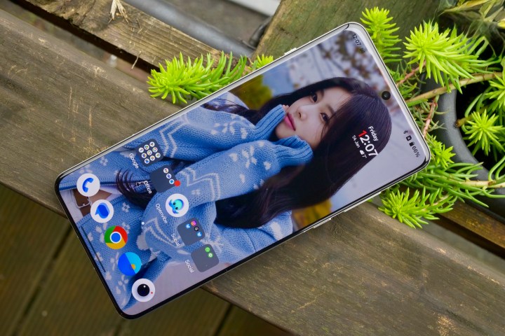 L'écran de OnePlus 13.