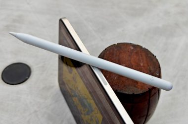 J'ai essayé un stylet avec suivi de l'emplacement. Il a ruiné le crayon de pomme pour moi