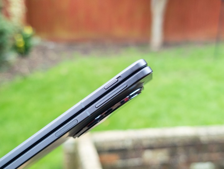 Un gros plan de l'oppo trouve une épaisseur N5