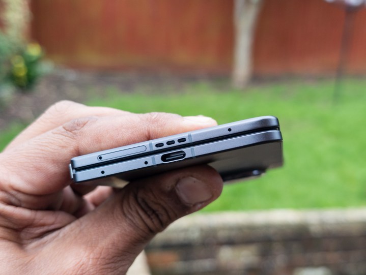 Un gros plan de l'oppo trouve une épaisseur N5