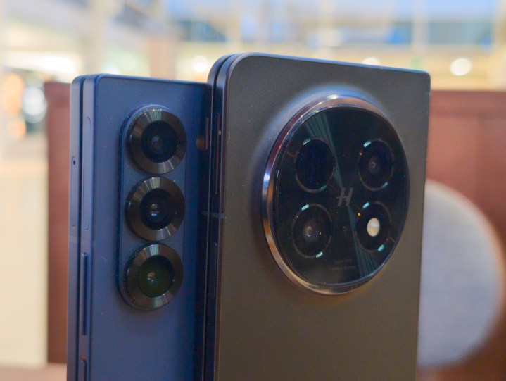 Cameras sur l'Oppo Trouver N5 et Samsung Galaxy Z Fold 6