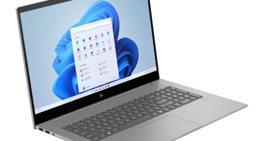Cet ordinateur portable HP Envy avec copilote et un écran de 17 pouces sont de 450 $