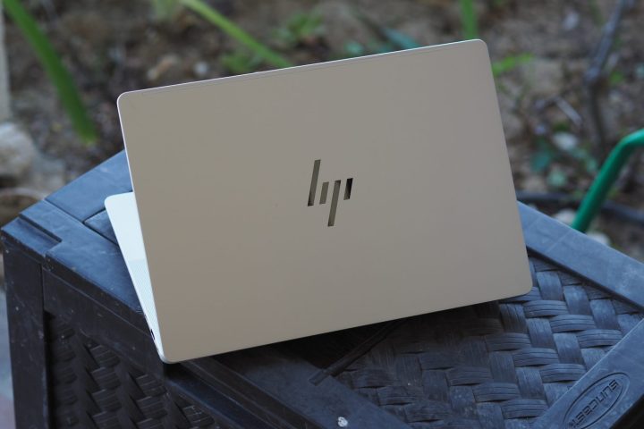 Vue arrière HP EliteBook X G1A montrant le couvercle et le logo.