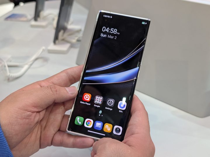 Tecno Phantom Ultimate 2 plié sous forme de bonbon