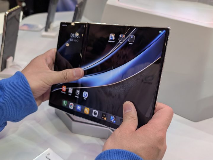 Tecno Phantom Ultimate 2 s'est déroulé