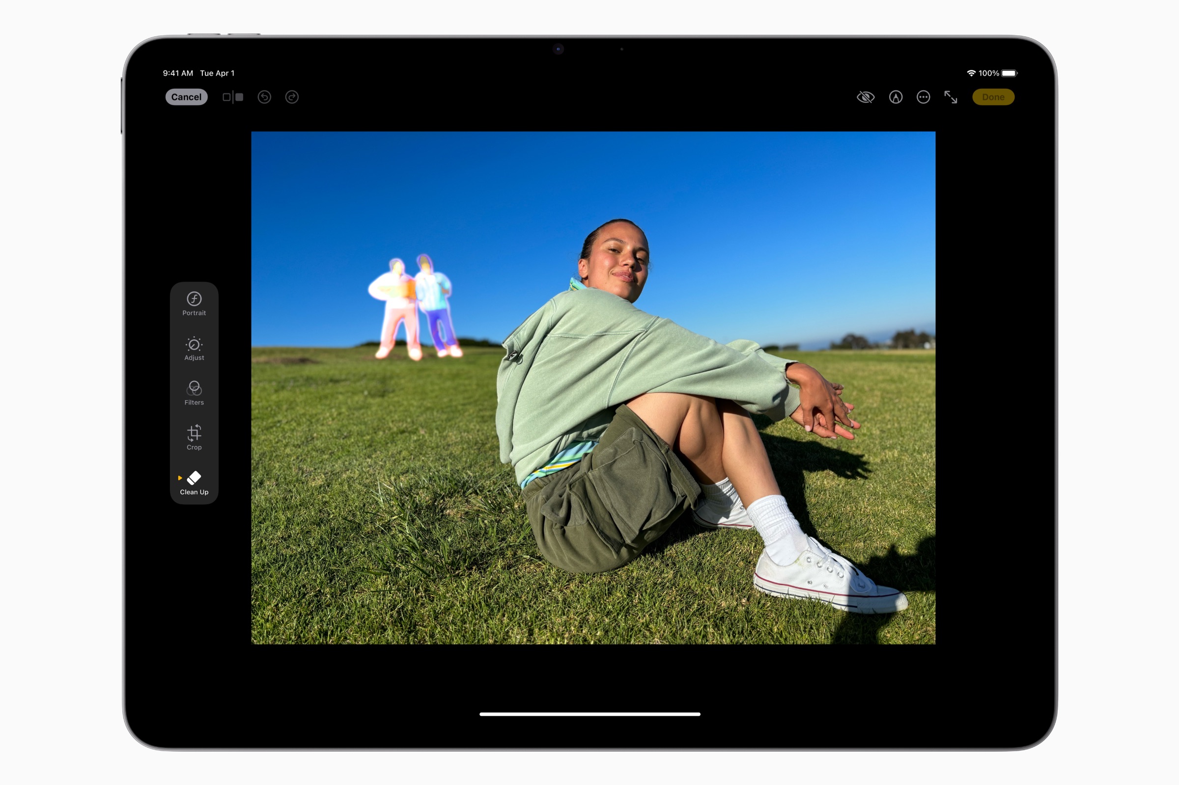 Apple M3 iPad Air (2025) montrant l'outil de nettoyage d'Apple Intelligence.