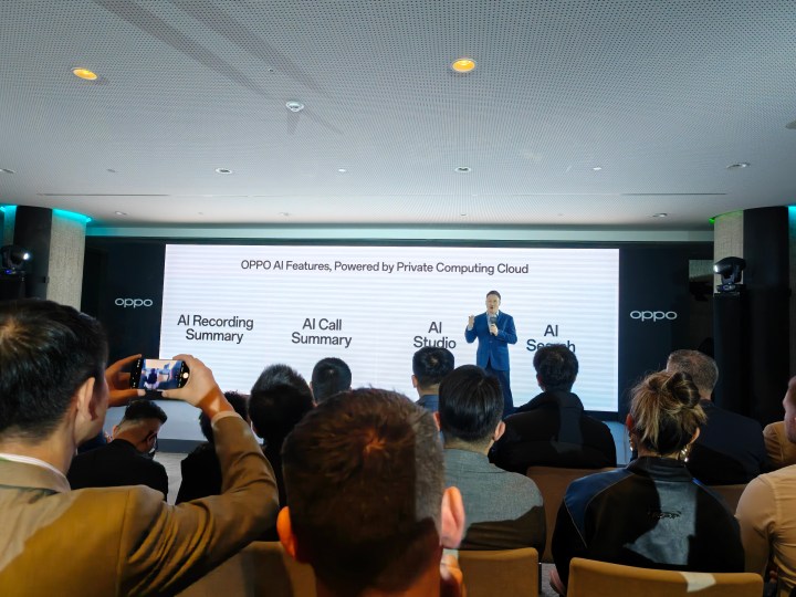 Différentes caractéristiques d'Oppo AI, y compris l'IA, traduisent