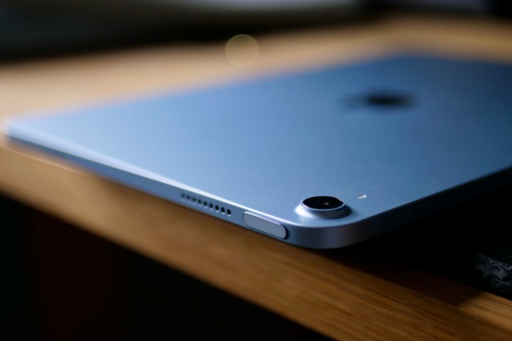 Le capteur Touch ID Apple iPad Air (2024).