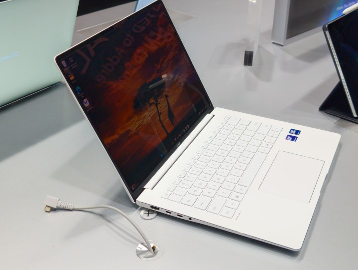 The Honor Magicbook Pro 14 en blanc