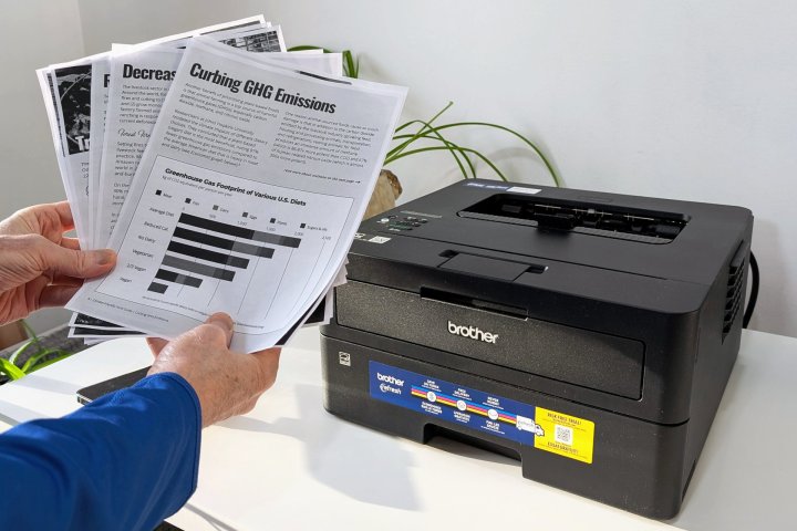 J'ai été impressionné par la vitesse et la qualité d'impression du HL-L2460DW.