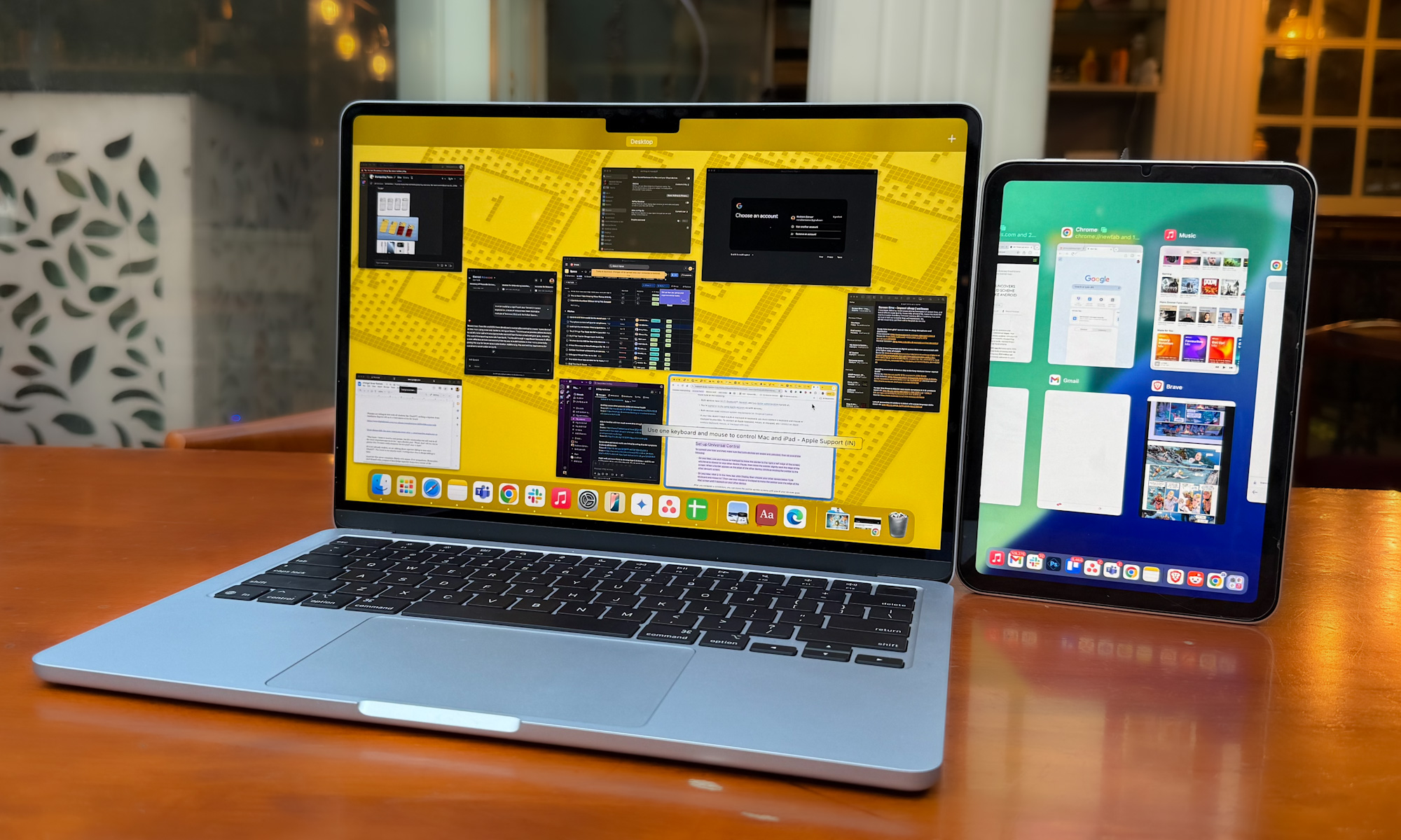 L'affichage de l'iPad peut être reflété ou étendu à partir d'un MacBook connecté.