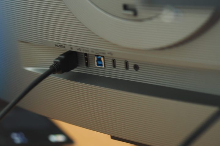 Vue arrière Benq RD280U montrant les ports.