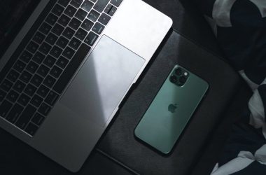 Les téléphones et les ordinateurs portables ne deviennent pas chers, grâce à un soulagement tarifaire