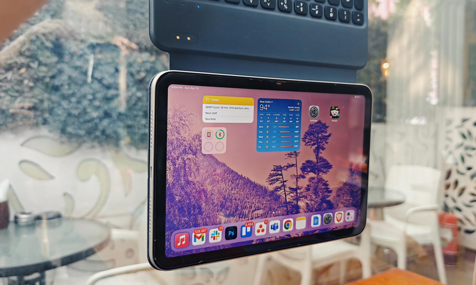 Accrocher le clavier Hou pour l'iPad Mini à l'envers.