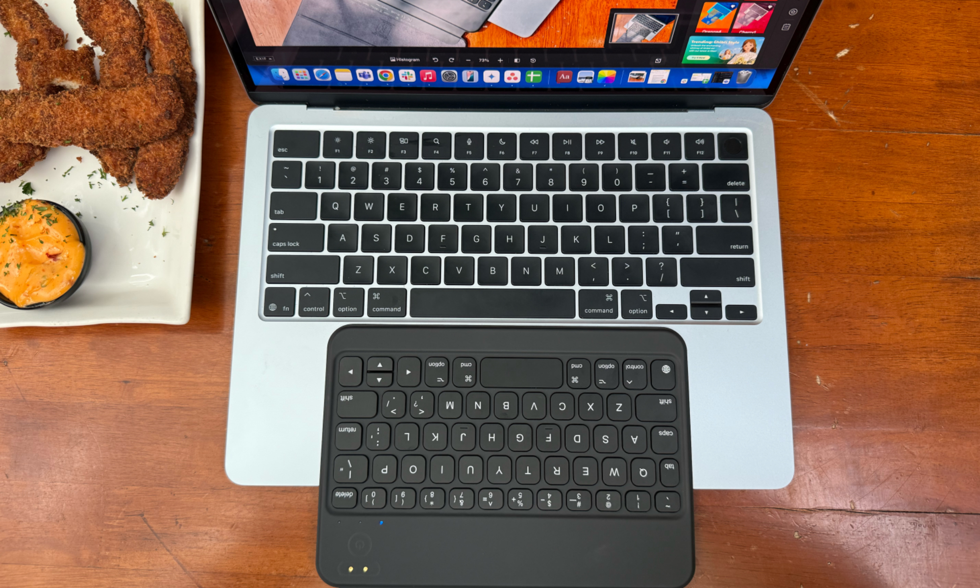 MacBook Air Deck et le clavier HOU pour l'iPad Mini.