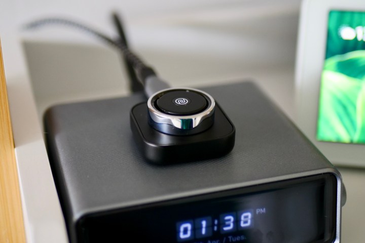 Le bruit Luna sonne sur charge.