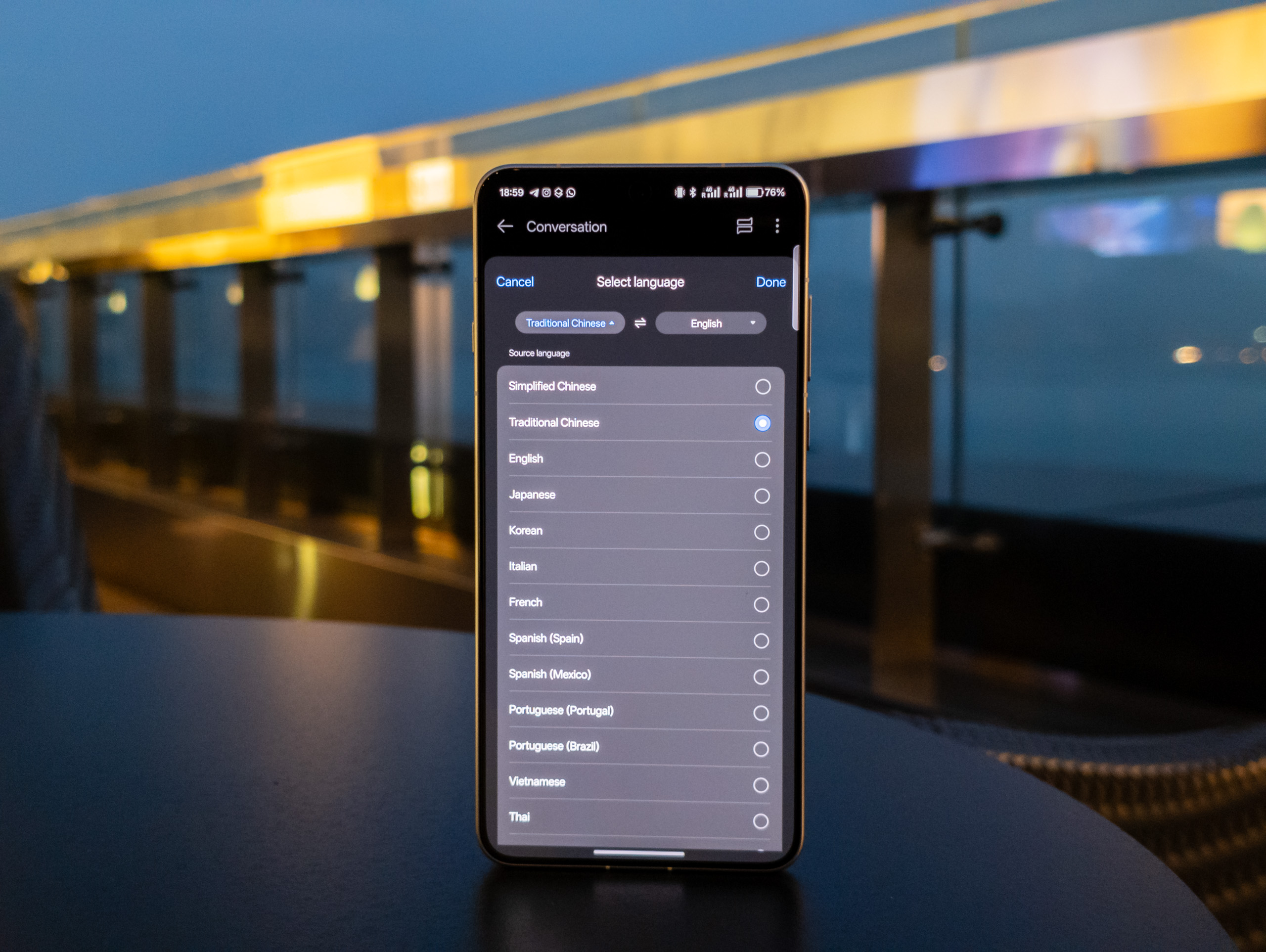 L'application de traduction AI sur l'Oppo Find X8 Ultra en blanc