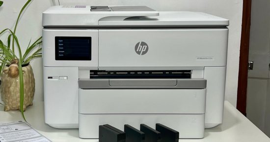 HP OfficeJet Pro 9730E Revue: une imprimante à grande forme 11 × 17 à un petit prix