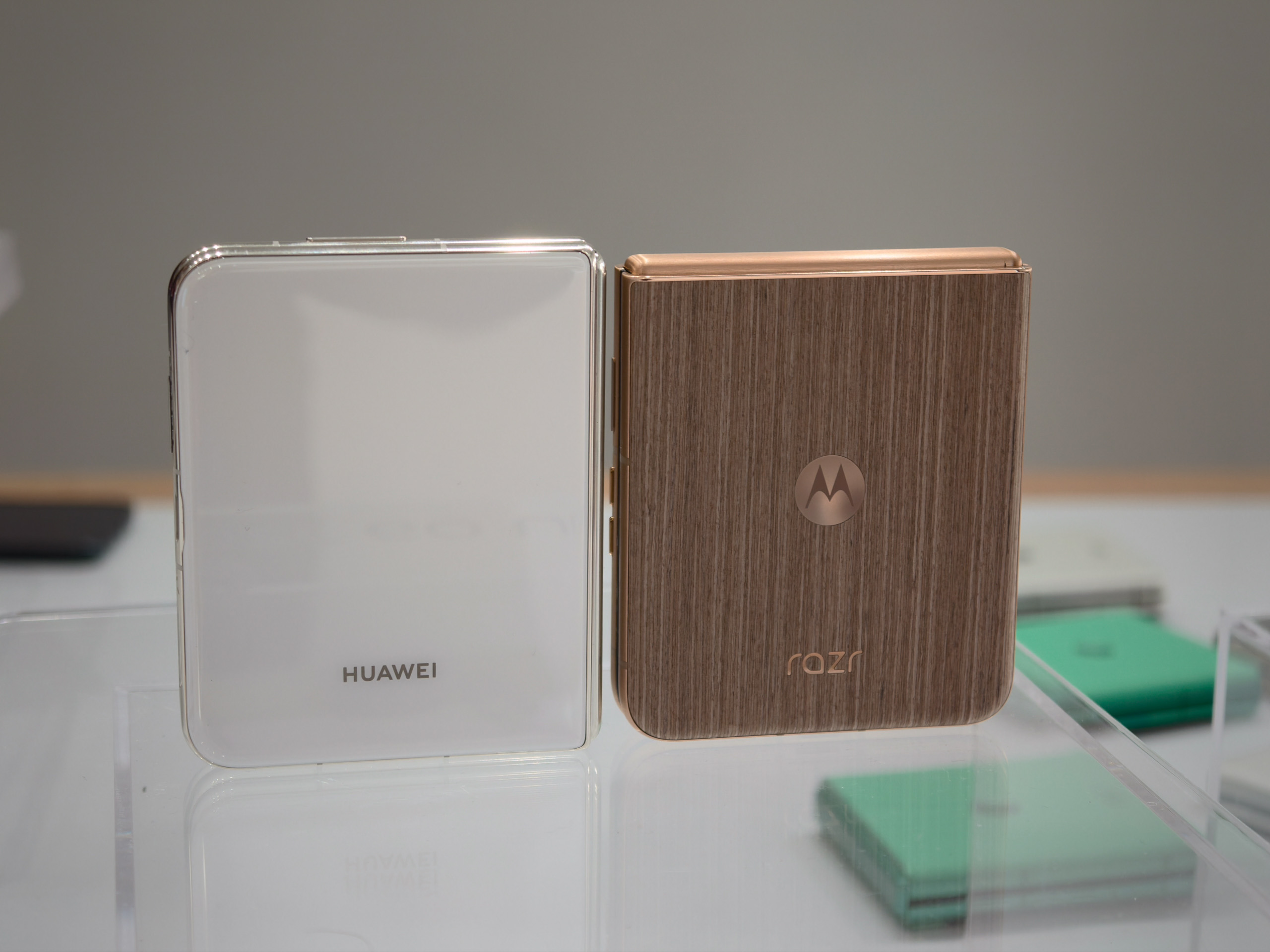 Huawei Pura X et Razr Ultra 2025 Back