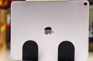 Comment un accessoire de 30 $ a rendu mon iPad Air parfait pour les voyages et le streaming