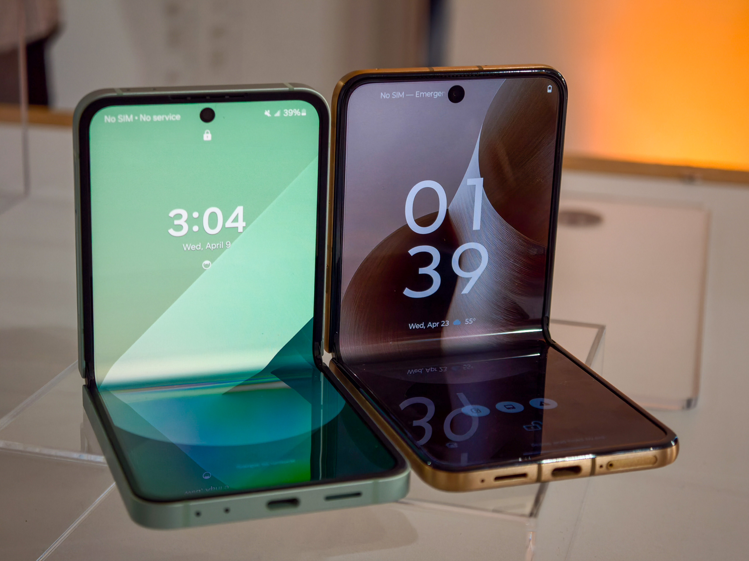 Galaxy Z Flip 6 vs Moto Razr Ultra 2025 a déplié le pli