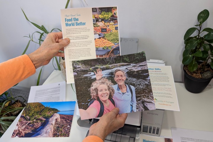 L'EPSON Ecotank ET-2980 est rapide pour une imprimante de réservoir à jet d'encre.