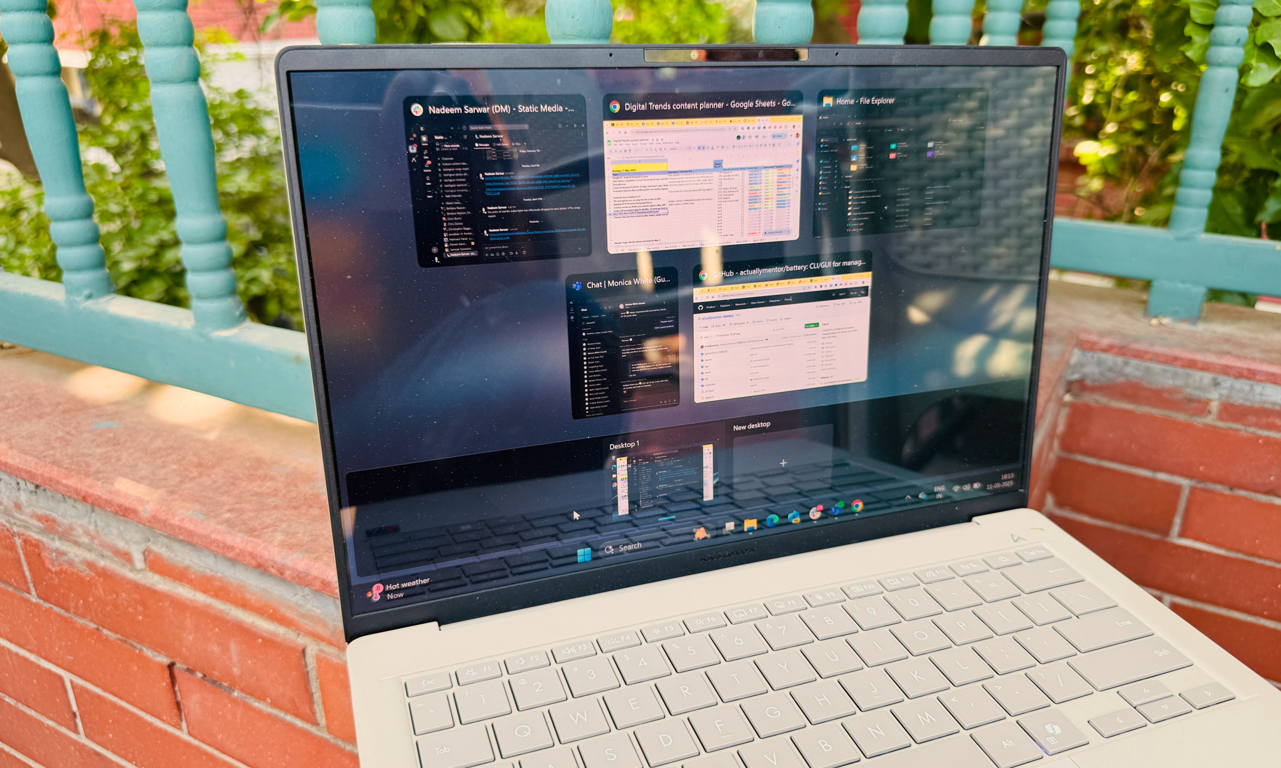 Multi-tâches sur l'ordinateur portable ASUS ZENBOOK A14.