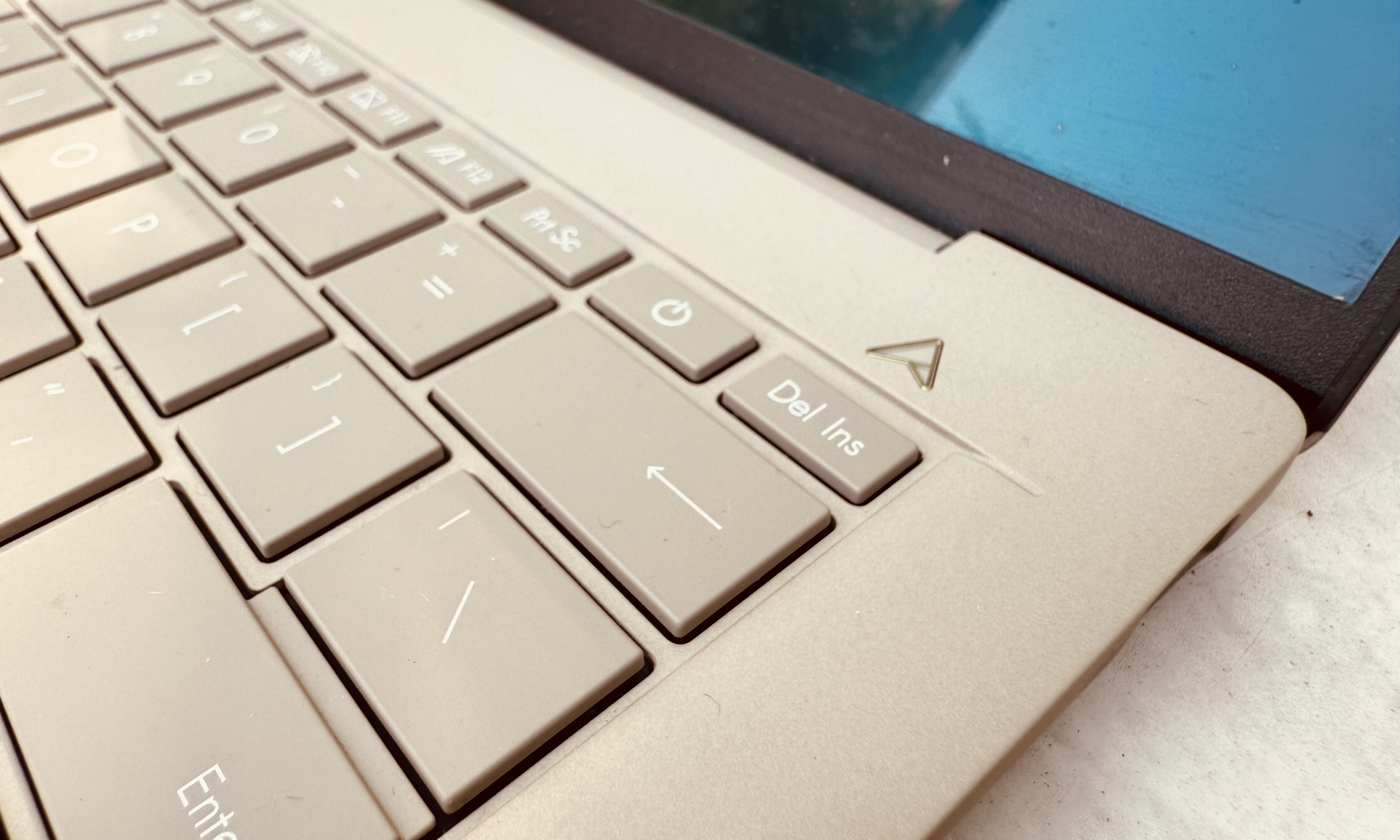Vue gros plan des clés sur l'ordinateur portable ASUS ZENBOOK A14.