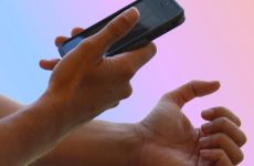 L'application AI clique sur les selfies de l'ongle pour détecter la condition sanguine affectant des milliards