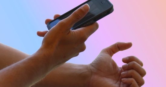L'application AI clique sur les selfies de l'ongle pour détecter la condition sanguine affectant des milliards