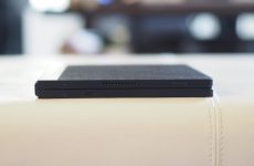 Un ordinateur portable à écran pliable pour rivaliser avec le pli ThinkPad X1 devrait bientôt être lancé