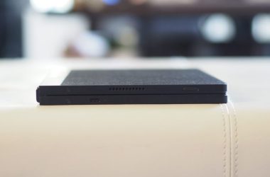 Un ordinateur portable à écran pliable pour rivaliser avec le pli ThinkPad X1 devrait bientôt être lancé