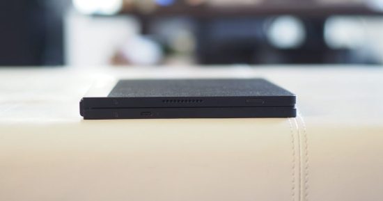 Un ordinateur portable à écran pliable pour rivaliser avec le pli ThinkPad X1 devrait bientôt être lancé