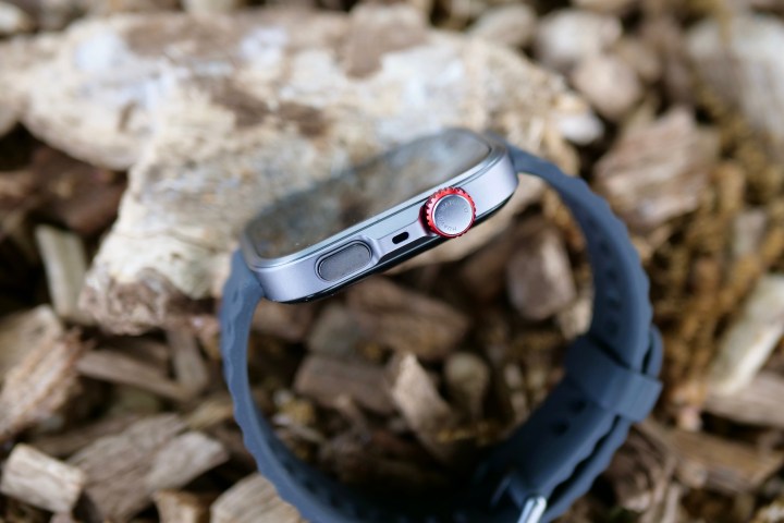 Le côté de la montre Huawei Fit 4 Pro.