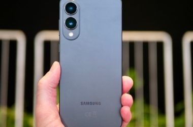 Bond ou Batman? Pourquoi le Galaxy S25 Edge est un téléphone pour des personnages sympas