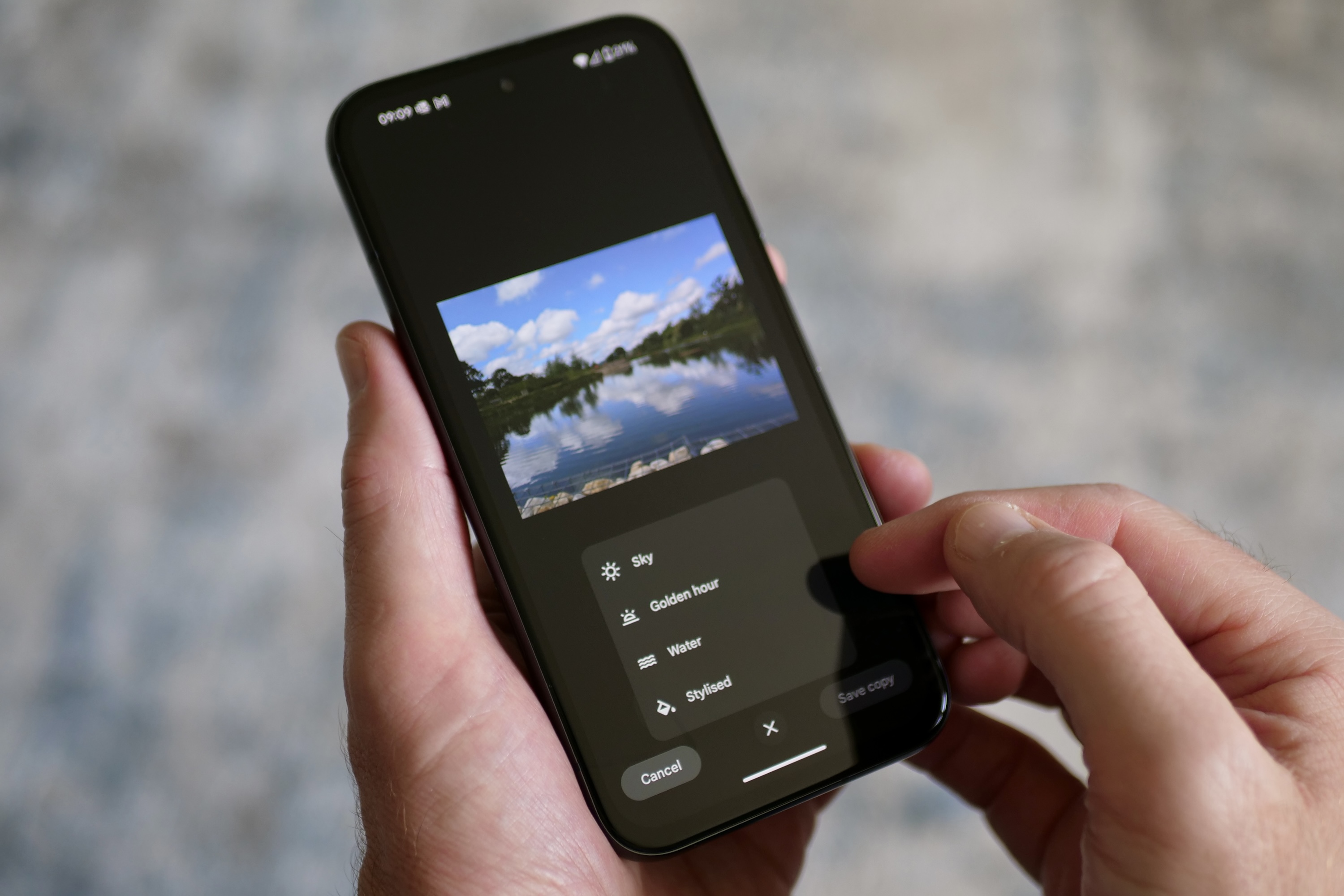 Utilisation de Magic Editor sur Google Pixel 8A.