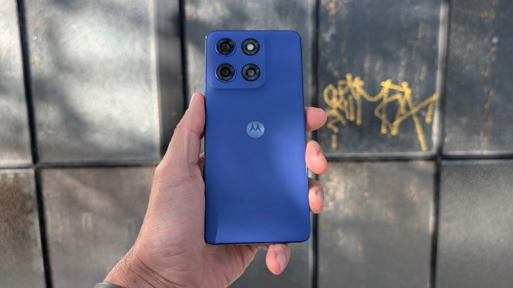 Moto G Stylus 2025 à la main