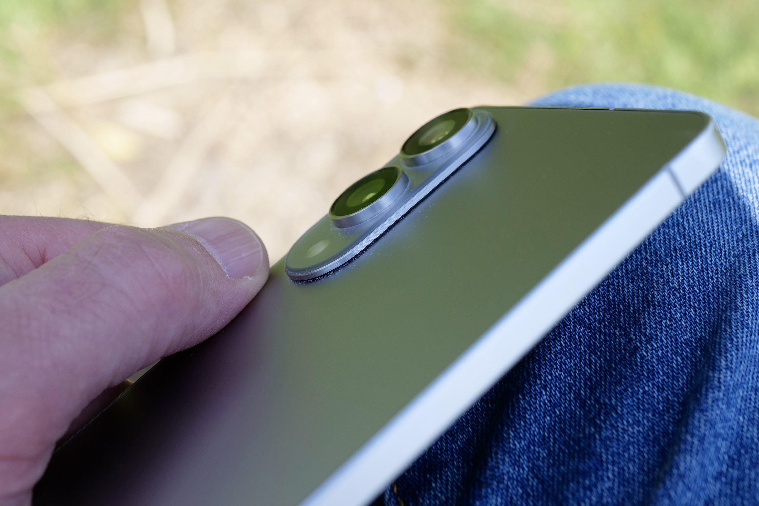 Le côté du module de caméra du Samsung Galaxy S25 Edge.