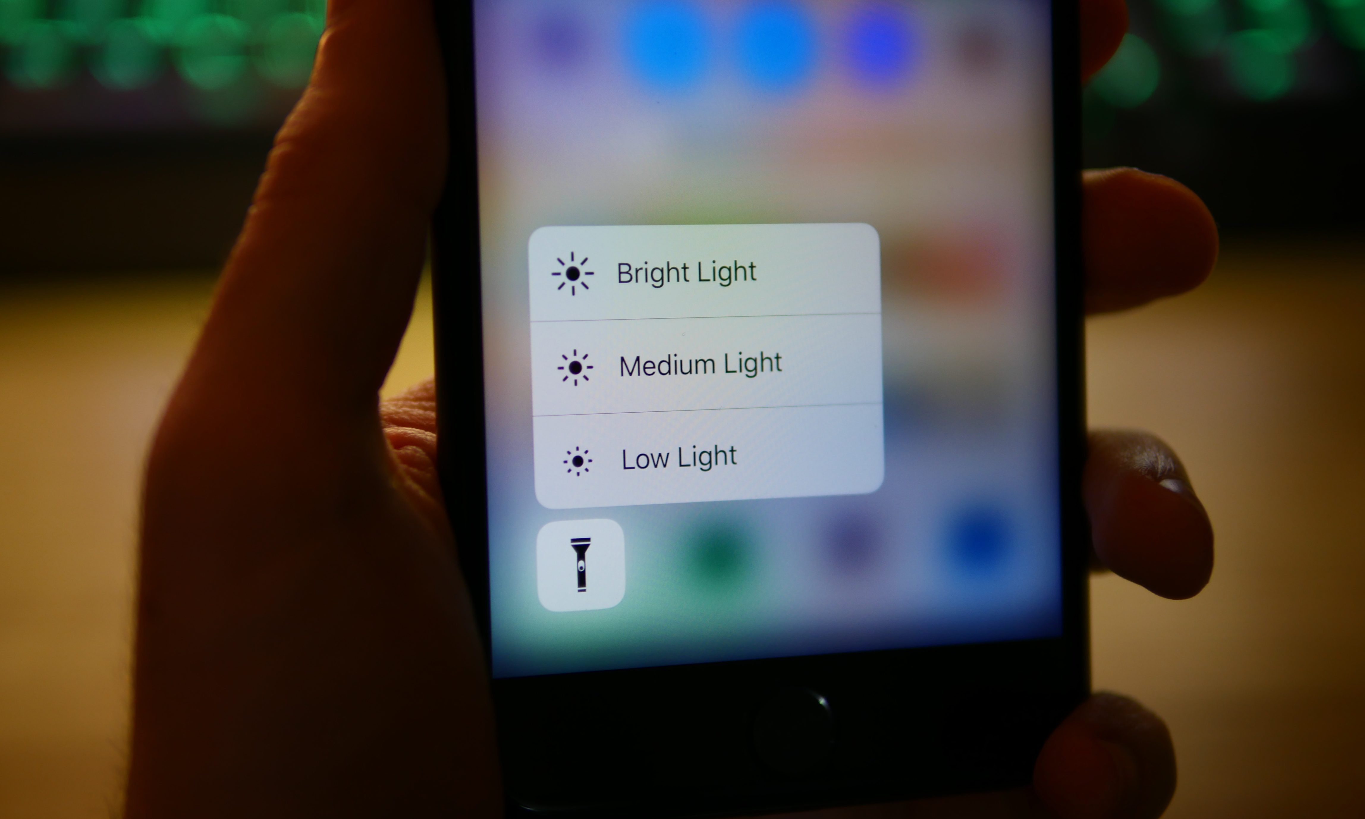 3D Touch pour les commandes de lampe de poche.