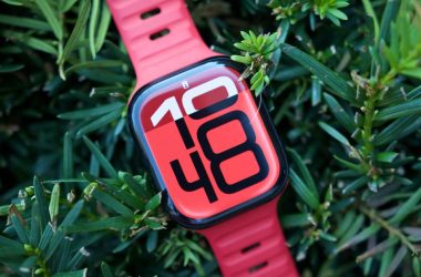 L'Apple Watch 10 et Samsung Galaxy Watch Ultra sont tous deux en vente