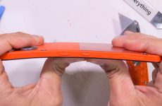 Est-ce que rien n'est le nouveau téléphone CMF se pliez ou ne casse pas dans le test de durabilité?