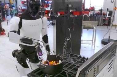 Le bot Tesla n'est pas encore surhumain, mais il peut préparer le dîner