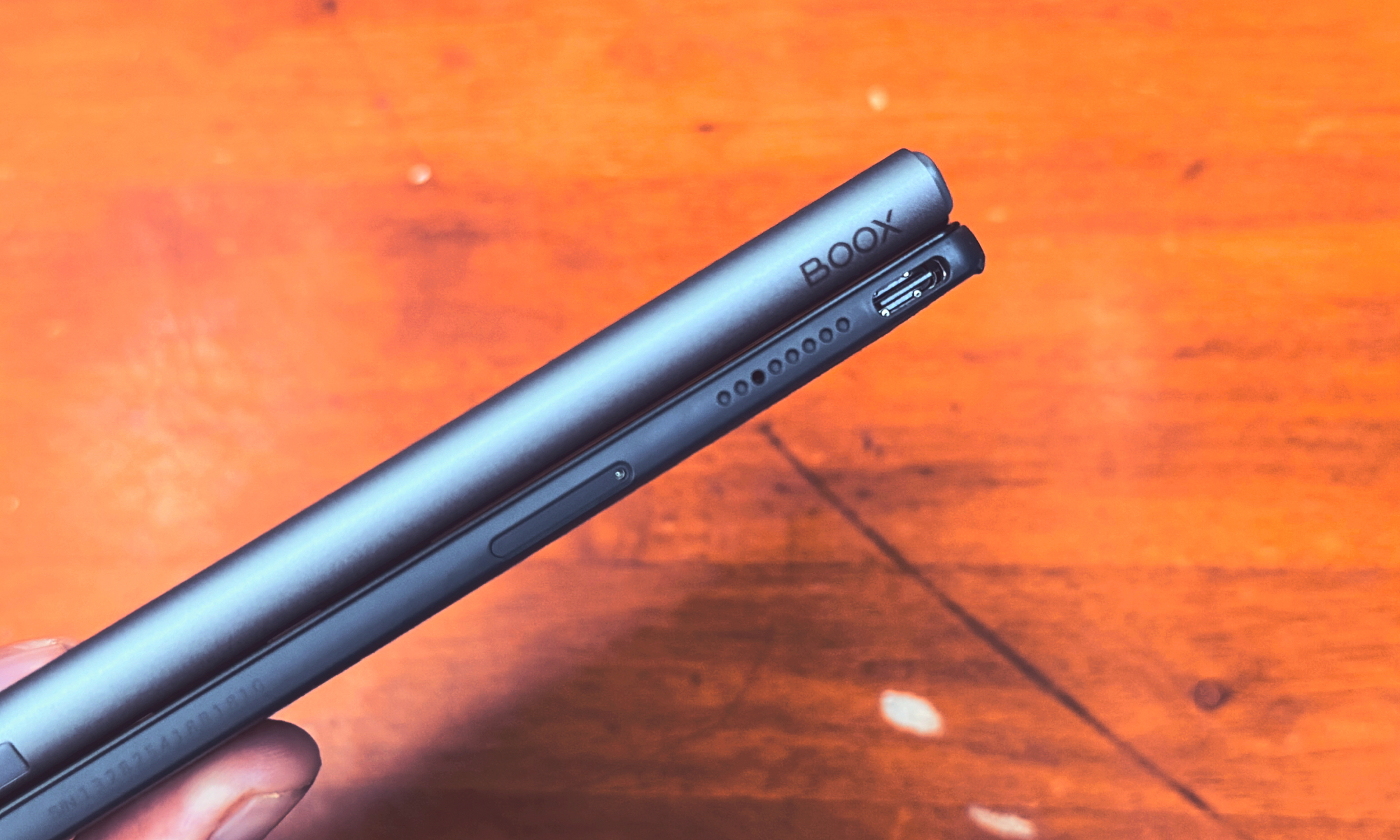 Thinnes de stylet par rapport à la tablette d'encre BOOX GO 7 E.