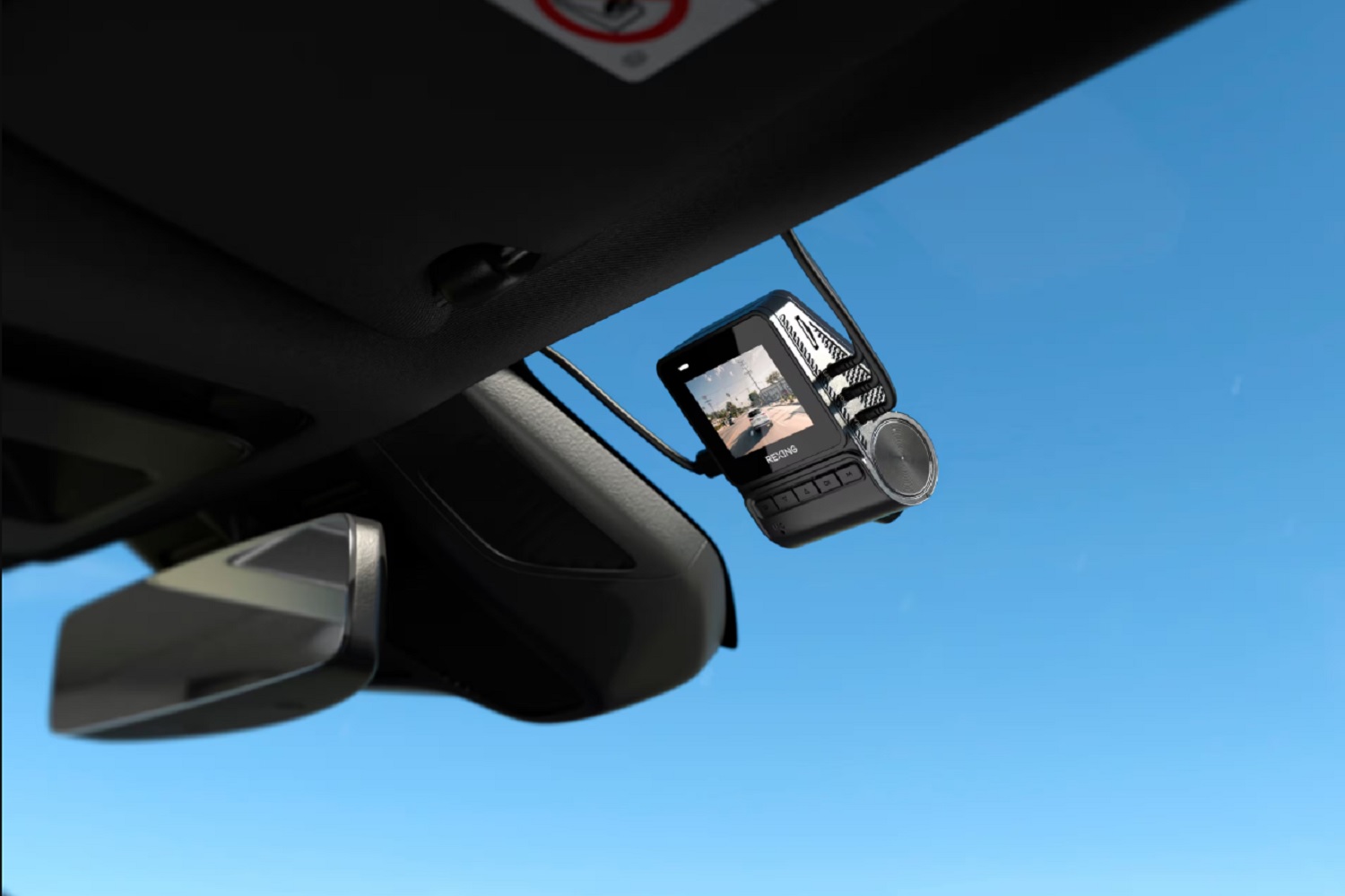 La caméra Dual Dash Rexing V1P Flex X4 4K 4K sur le pare-brise.