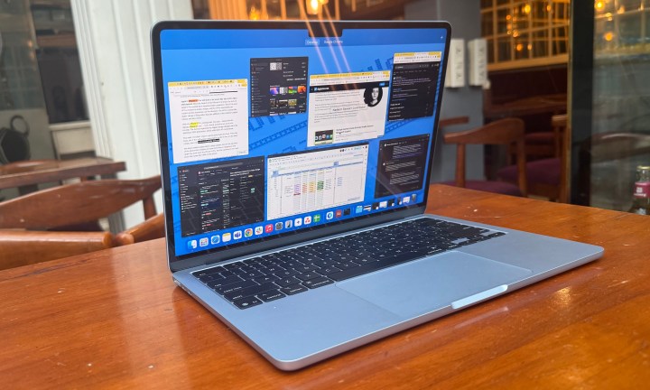 Applications d'arrière-plan sur M4 MacBook Air.