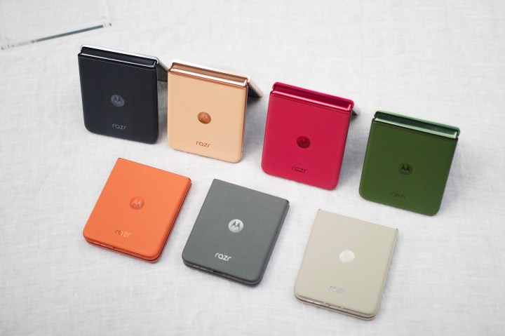 Toutes les couleurs pour le Motorola Razr 2024 et Motorola Razr plus 2024.