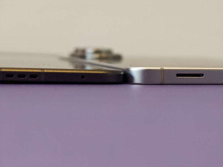 Galaxy S25 Edge mince Profil à côté du Galaxy Oppo trouve N5 pour montrer la différence d'épaisseur