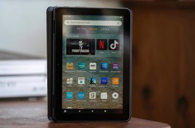La tablette Amazon Fire HD 8 Plus est de 54% de réduction, mais il y a une prise
